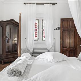 4-5 bedroom villa with Split City and Sea Views sleeps 8-10